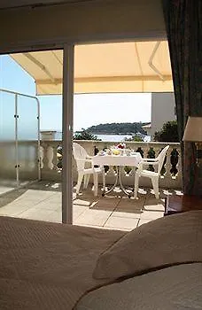 Vogue Αντίμπ